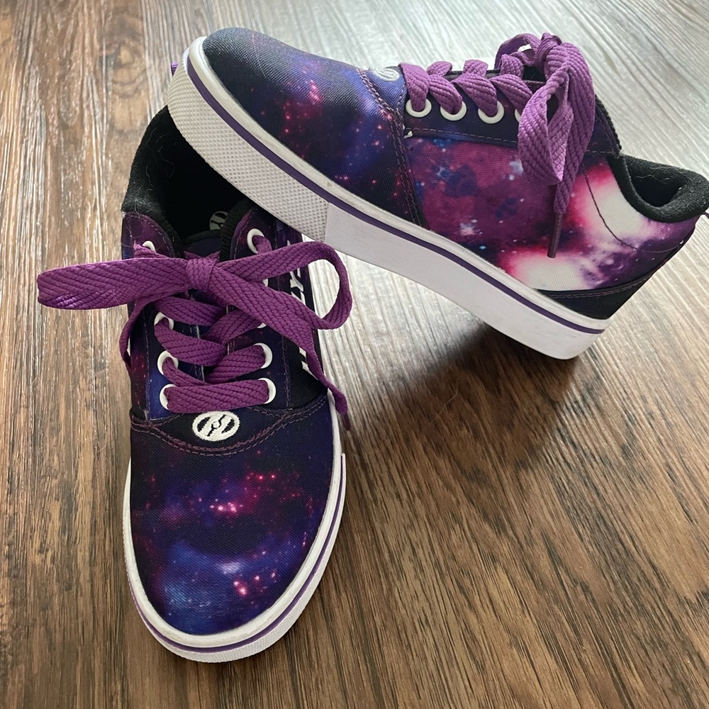 Heelys Pro 20 Galaxy Skate Shoe. size 1